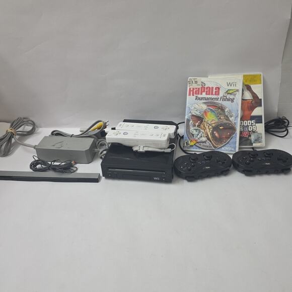 Nintendo Wii Console Bundle 512mb, 2 Games, 4 Remotes, Sensor Plus Cords Tested - Picture 5 of 16